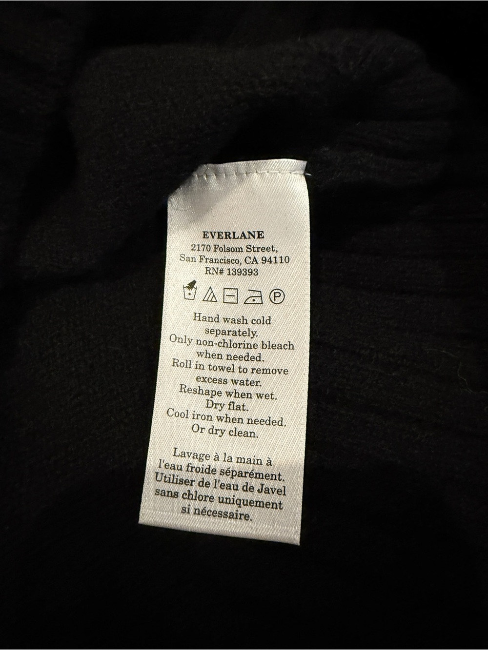 Everlane The Boxy Crew in Cashmere (Black) - Picture 6 of 12